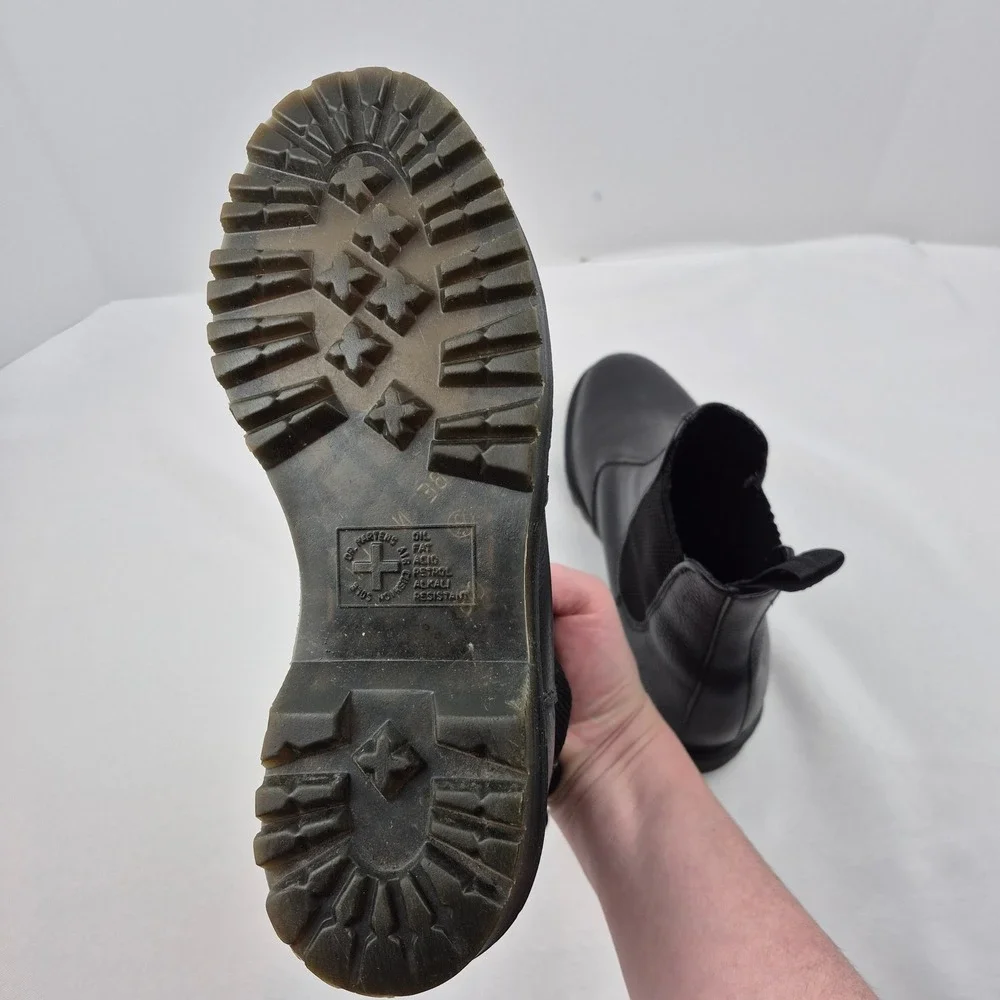 Dr. Martens 2976 Black Leather Chelsea Boots Womens 10 Mens 9 Lug Sole GV02R‎